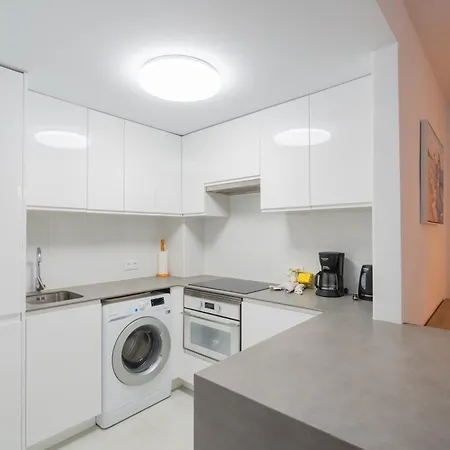 Europa 2 Apartment